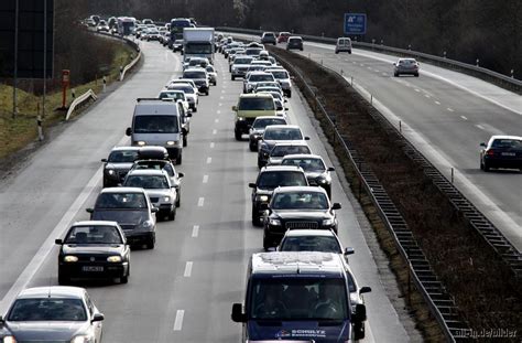 Verkehr Autobahnen im Allgäu ADAC warnt vor Staus