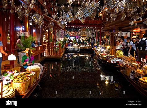 Mall In Bangkok With A Floating Market Welcome To ICONSIAM Bangkok