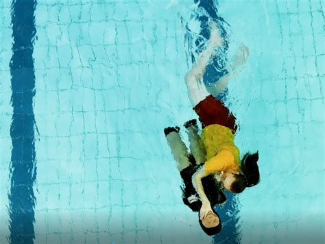 Mannequin piscine pour l entraînement au sauvetage en piscine