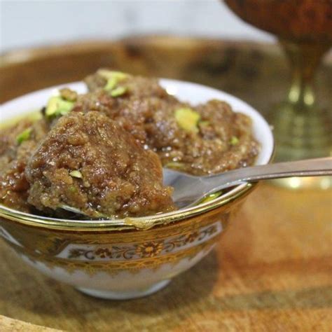 Easy Dates and Nuts Halwa Recipe - Yummy Tummy