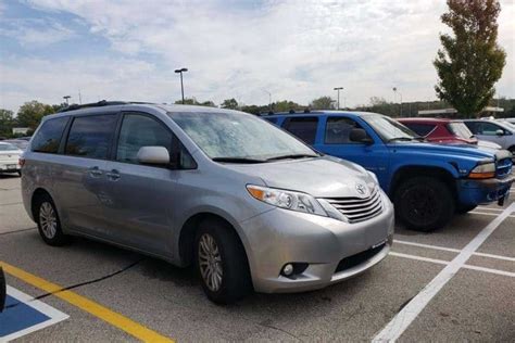 What Colors does the Toyota Sienna Come In? - Vehicle HQ