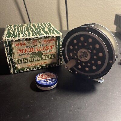 Vintage Pflueger Medalist Ak Fly Reel With Box And Vintage Line