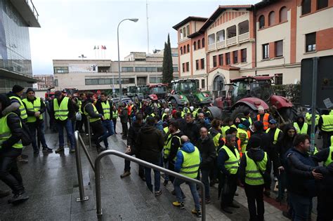 Fotos De La Reuni N En Desarrollo Rural Con El Sector Agr Cola De Navarra