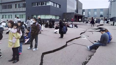 Japón Activa La Alerta De Tsunami Tras Un Fuerte Terremoto