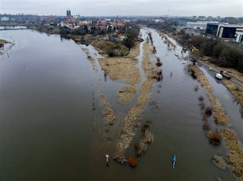 Poziom Wody W Warcie Ca Y Czas Ro Nie G Os Wielkopolski