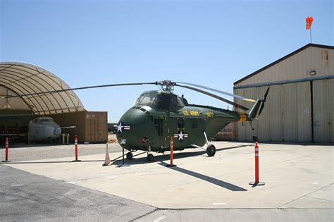 Sikorsky Uh D Chickasaw Estrella Warbird Museum