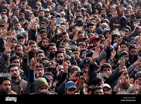 Kulgam India 10th Jan 2018 Thousands Of People Wednesday