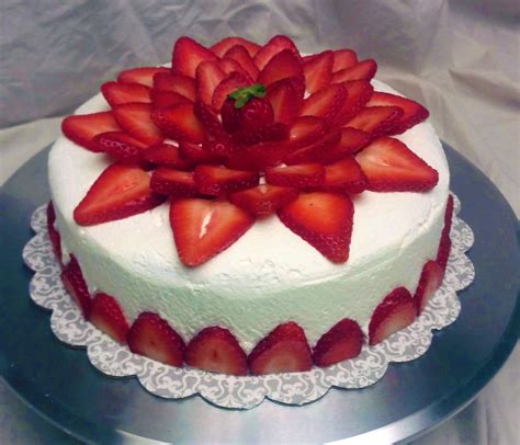 Simple Strawberry Cake Decoration Cake Decorations