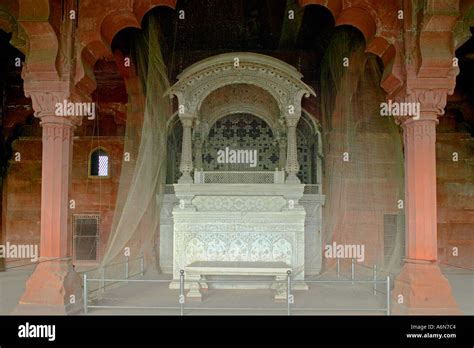 throne inside Red Fort 1648 AD Old Delhi India Stock Photo: 2152387 - Alamy