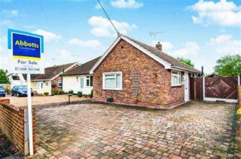 Grange Avenue Wickford 2 Bedroom Bungalow For Sale Ss12