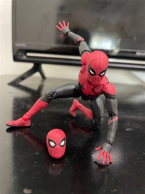 Mafex Spiderman Spider Man Far From Home Hobbies And Toys Toys And Games