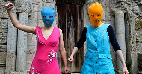 Pussy Riot tar avstånd från nya boken SVT Nyheter