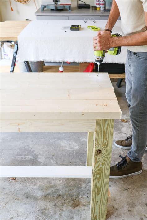 How To Build A Farmhouse Table The Cheap And Easy Way