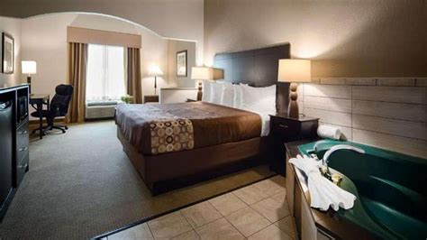 15 Hotels with Hot Tub in Room in Columbus, OH