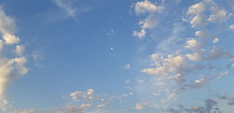 Wallpaper : awan-awan, alam, biru, Bulan, gambar langit 4608x2240 - coffeesandfilm - 1599933 ...