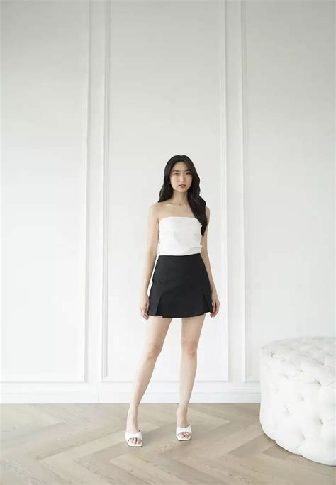 Jual Cloth Inc Double Slit Skort In Black Original 2024 ZALORA