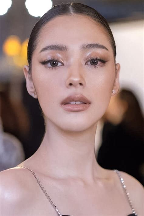 Top 10 Clean Girl Looks to Inspire Your Inner Minimalist | Soft makeup ...