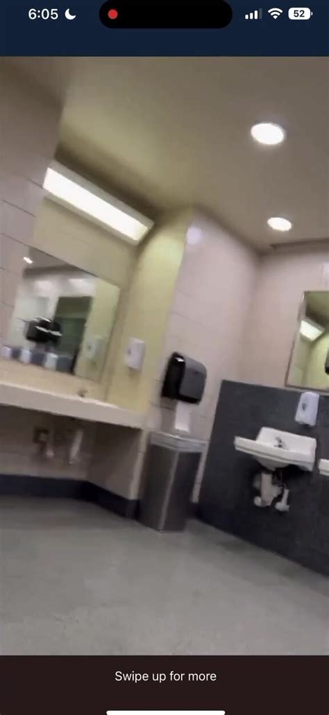 Hot Guys Peeing 7 ThisVid