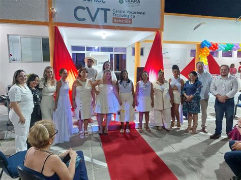 Cvt De Beberibe Celebra Anos Certifica O De Alunos E Desfile De