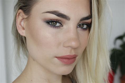 Stap Voor Stap Foto Tutorial Following Lightning Met Sleek En Inglot