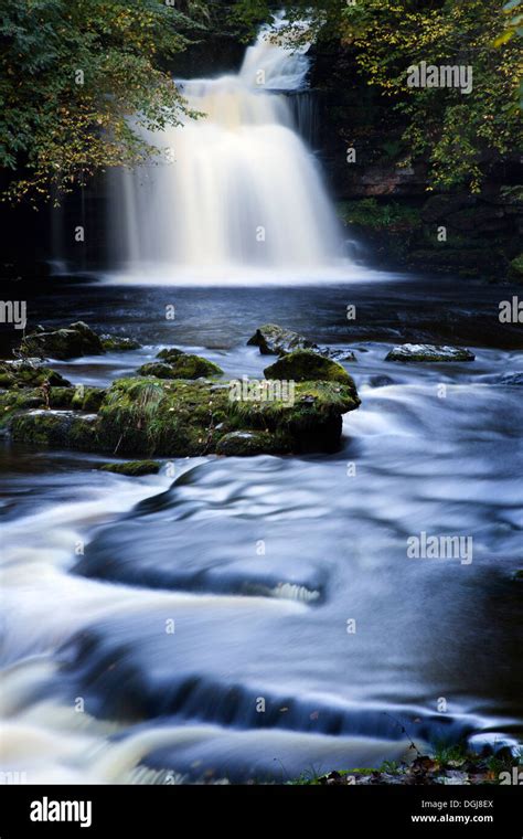 Cauldron Falls West Burton Yorkshire Dales Stock Photo Alamy