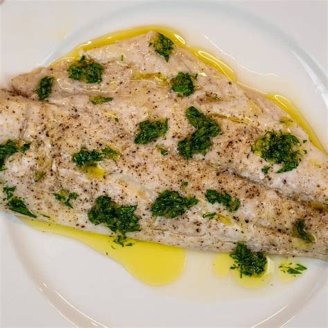 simple red snapper baked  foil recipe  frills kitchen