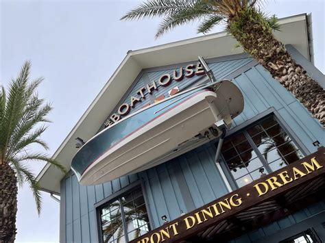 Foodie Find: Sing and Eat along at Captain’s Brunch at The Boathouse