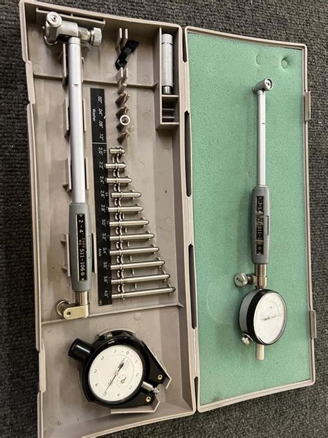 Mitutoyo Dial Bore Gage 7 1 4 511 104 And Mitutoyo Dial Bore Gage 3 4