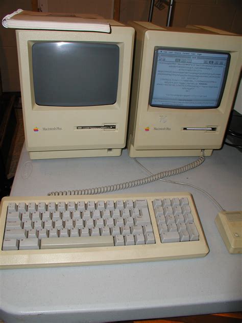 Vintage Computer Photos subject: apple Macintosh Plus - vintagecomputer ...