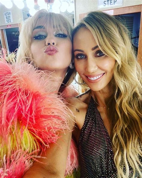 Miley Cyrus Italia On Instagram Un Nuovo Selfie Di Mileycyrus Con