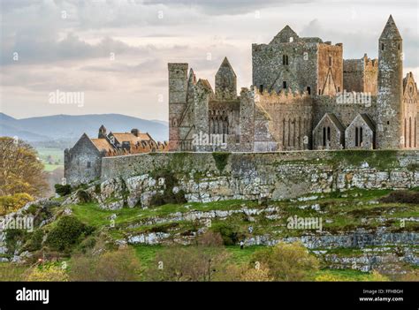 Rock Cashel Castle, Tipperary, Ireland | Burg Rock of Cashel, Irland ...