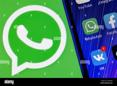 El Icono De La Aplicaci N Whatsapp Messenger Entre Otras Aplicaciones