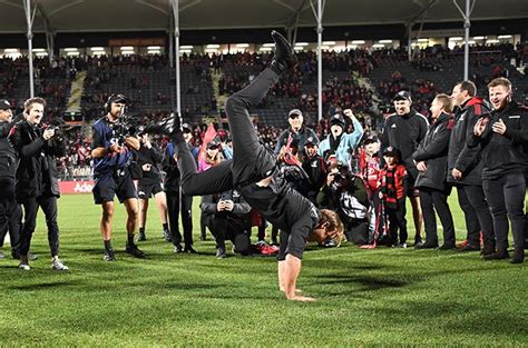 WATCH | All Blacks-bound Robertson busts a move with final breakdance ...