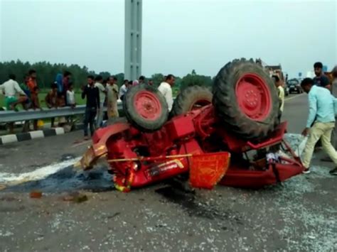 Up News Unnao 2 People Dead 16 People Injured After A Truck Hit A