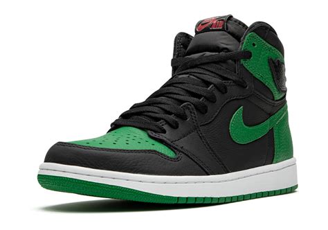 Swag Craze: First Look: Air Jordan 1 Retro High OG - 'Pine Green'