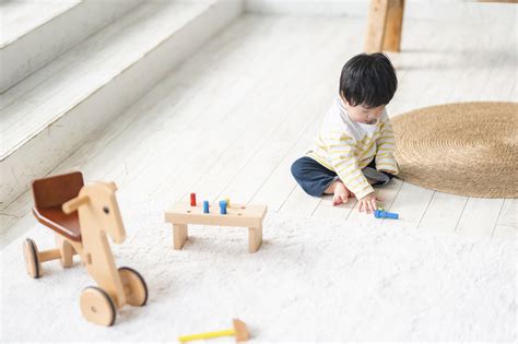 じつは重要！子どもの幼児期の一人遊びは自立への第一歩 子どもの未来を考える子育てサイト「未来へいこーよ」