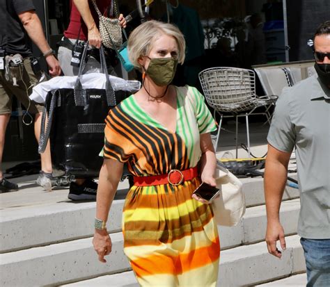 Sex And The City Fans Love Seeing Breast Cancer Survivor Cynthia Nixon On The Set Of New