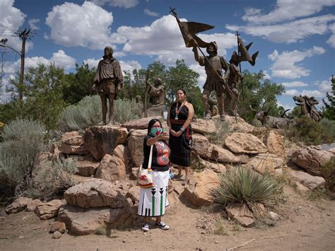 Statues Of Conquistador Juan De Oñate Come Down As New Mexico Wrestles ...