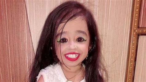 Jyoti Amge Now Worlds Smallest Woman Today Life Update In Touch Weekly