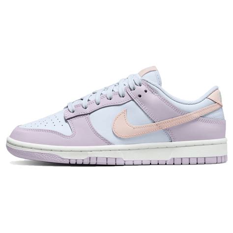 Hatching just in time for the Easter period is the Nike Dunk Low Wmns ...