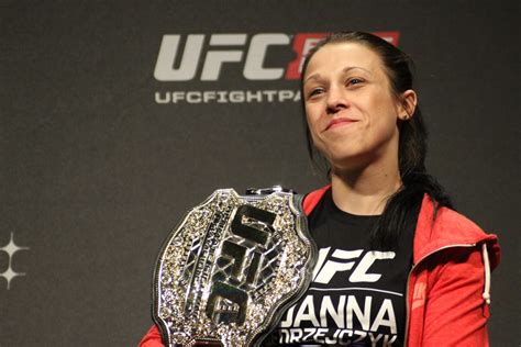 IMMAF | MMA star Joanna Jędrzejczyk will carry the Olympic flame for Poland