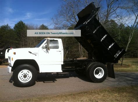 1992 Ford F800