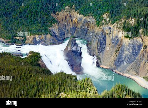 Nahanni national park reserve hi-res stock photography and images - Alamy