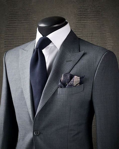 Mens Gray Suit 2pcs Peak Lapel Slim Fit Suit Groom Tuxedos Wedding