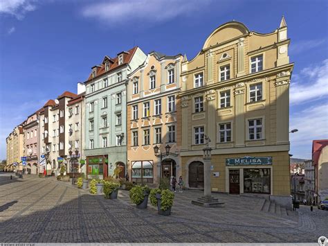 Pierzeja wschodnia pl Bolesława Chrobrego Rynek Kłodzko zdjęcia