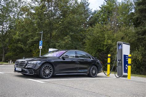 Driven Mercedes Benzs Phev Limousine With 100km Ev Range Ev Central