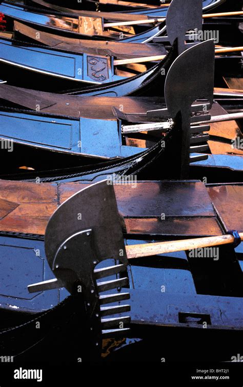 Gondola Shapes Hi Res Stock Photography And Images Alamy