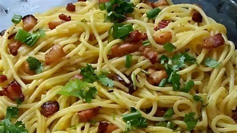 Macarrão simples bacon que tal fazer para o almoço Tudo de Receitas