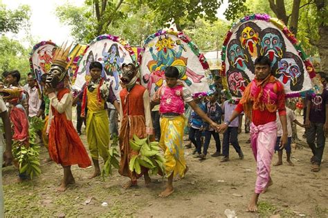 Explore the West Bengal's Folk Dance Traditions