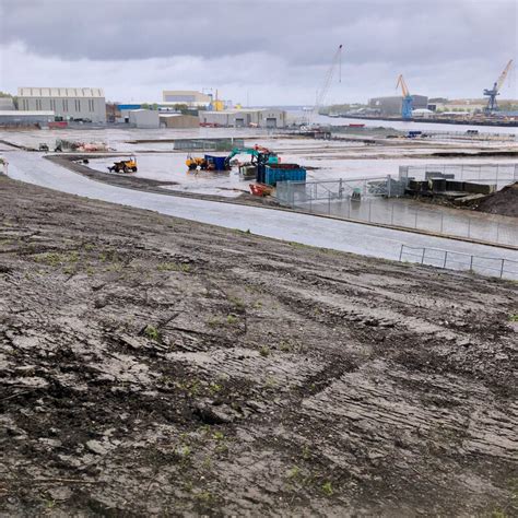 Site Of Swan Hunter Shipyard © Mick Garratt Cc By Sa 2 0 Geograph Britain And Ireland